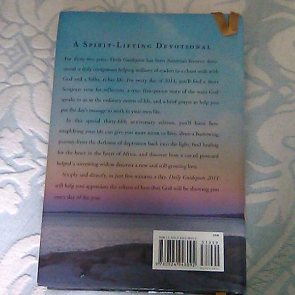 2011 Daily Guideposts book - Picture 3 of 4